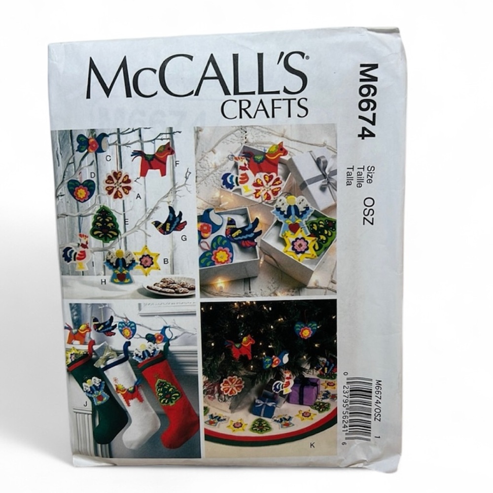 MCCall’s crafts sewing patterns M6674 Christmas decor vintage